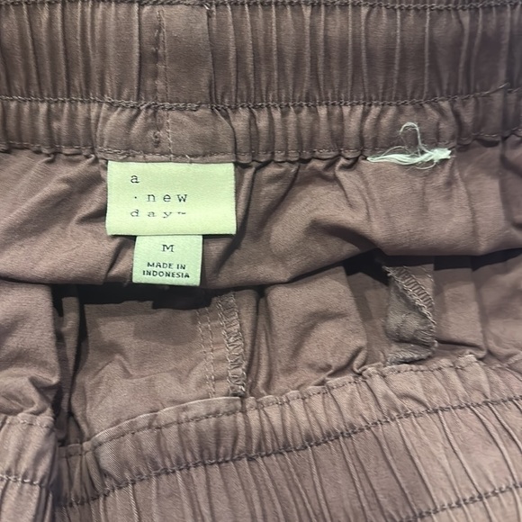 A New Day pants size medium women’s - Picture 8 of 8